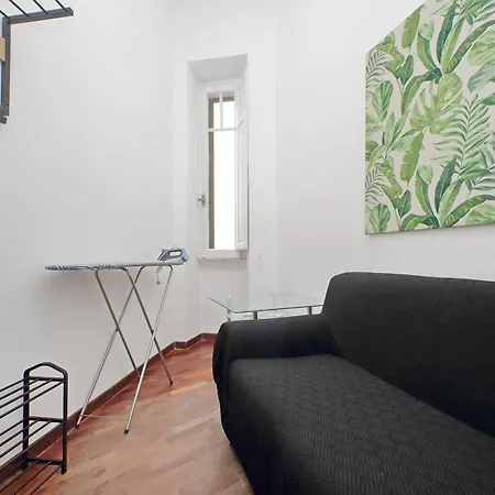 4bnb - Giant Giuliana Vatican Museum