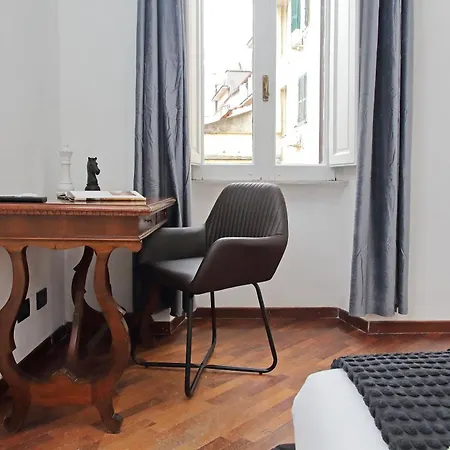 4bnb - Giant Giuliana Vatican Museum